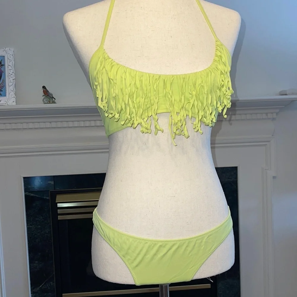 Neon VS bikini